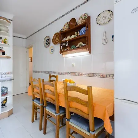 Quarto Duplo Em Lisboa アパート リスボン