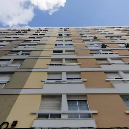 Apartment Quarto Duplo Em Lisboa *